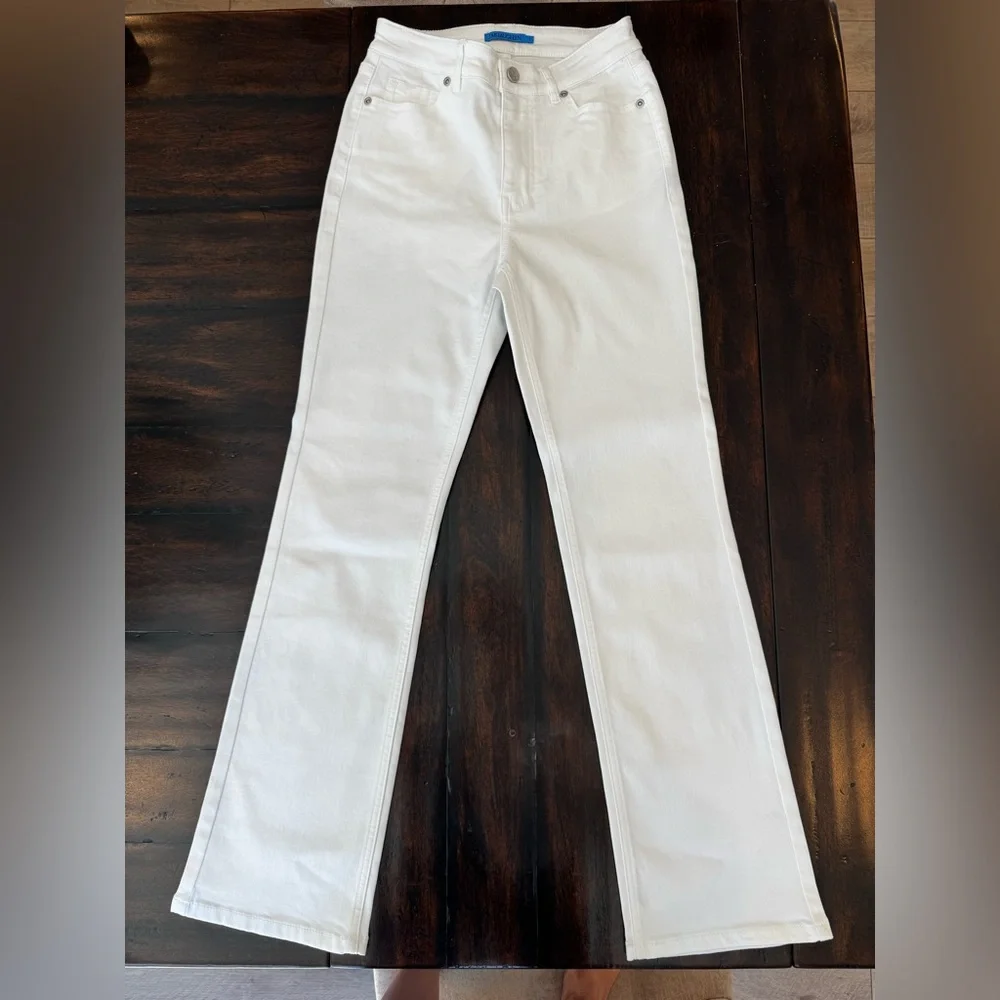 J.McLaughlin White super Stretchy Jeans SZ 0
Women’s White Flare Jeans EUC - Picture 2 of 9